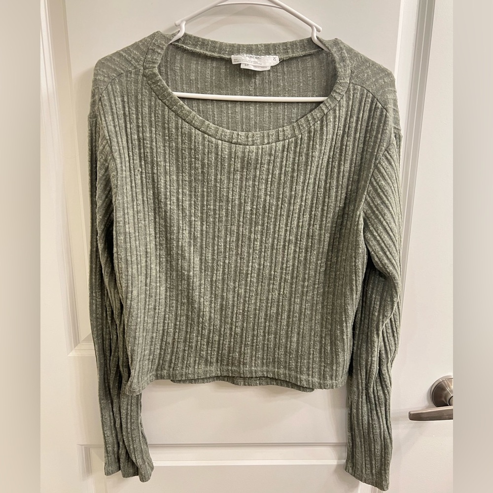 Urban Outfitters Urban Renewal Ribbed Olive Green Sweater Size Small